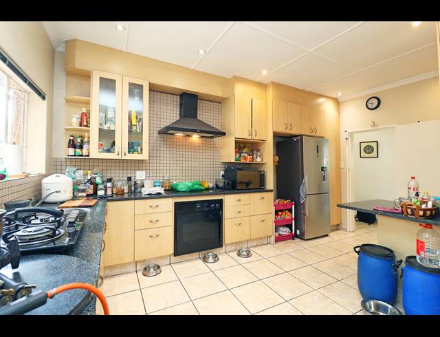 3 BEDROOM HOUSE FOR SALE IN BRAMLEY